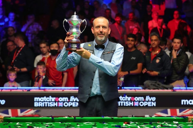 截然不同的 截然不同的